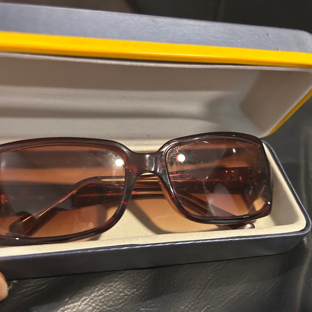 Guess Stylish Brown Sunglasses